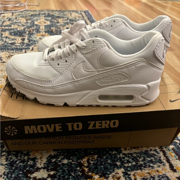 Nike Women’s Air Max 90 Sneakers in White Sizes 8.5 & 9 NWT - Picture 14 of 16